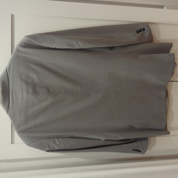 Men's Claiborne Luxe Two Button Gray Blazer - Picture 2 of 5